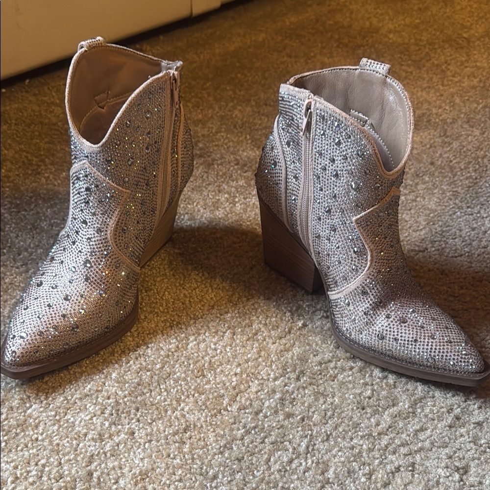 Very G Silver Ankle Booties with Studded Detailing - Picture 2 of 4